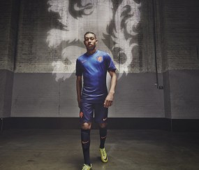 开云体育官方网站-当格列兹曼在NBA季后赛接管比赛，一场足球灵魂的跨界远征