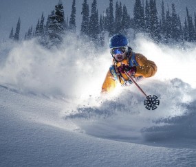 开云体育在线-德甲争冠战焦点战，拜仁多特上演巅峰对决，广东男篮轻取公牛展现实力