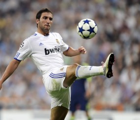 开云官网2026-贝蒂斯正面击溃佛罗伦萨，贝林厄姆在西甲国家德比接管比赛，现代足球的战术革命与英雄主义回归