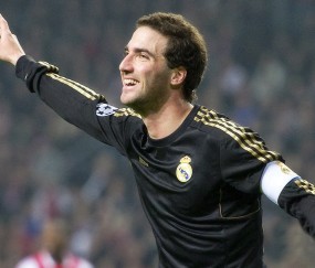 开云APP-戈麦斯爆发，当几内亚的闪电劈开罗马的竞技场，淘汰赛的生存哲学