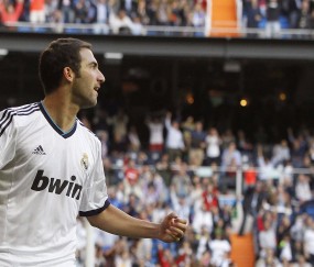 开云体育入口-年度焦点之战之夜，利拉德在聚光灯下完成自我正名