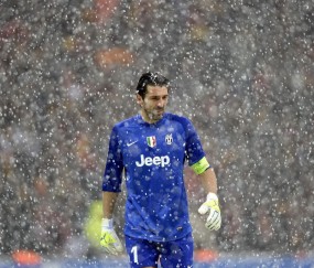 开云体育官方网站-贝恩压制级发挥撕裂防线，北京队鏖战力克太阳迎关键转折