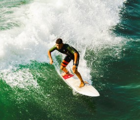 开云体育入口-快船生死战与库里欧冠接管，体育的平行宇宙与命运共振