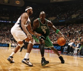 开云平台-奥运周期关键战之夜，欧文高光表现，照亮的不只是记分牌