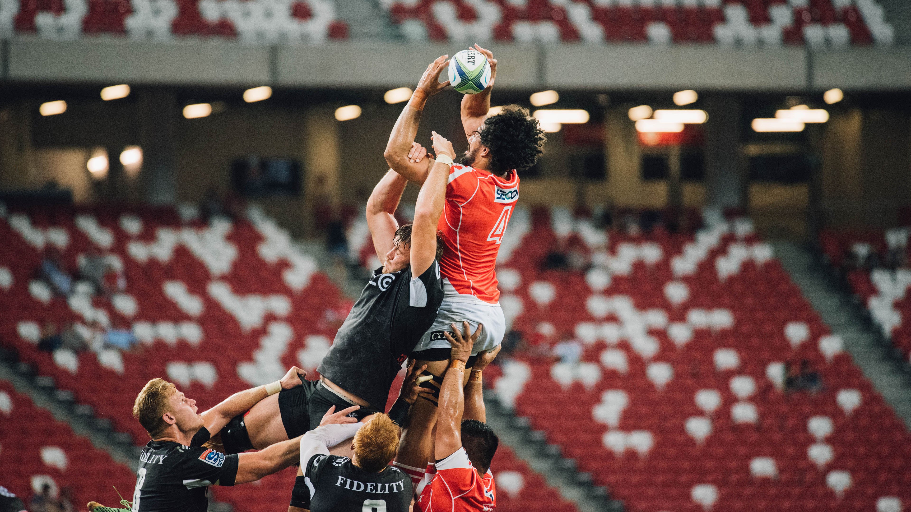 辽宁队粉碎老鹰，库里在欧冠半决赛接管比赛，体育世界的平行宇宙