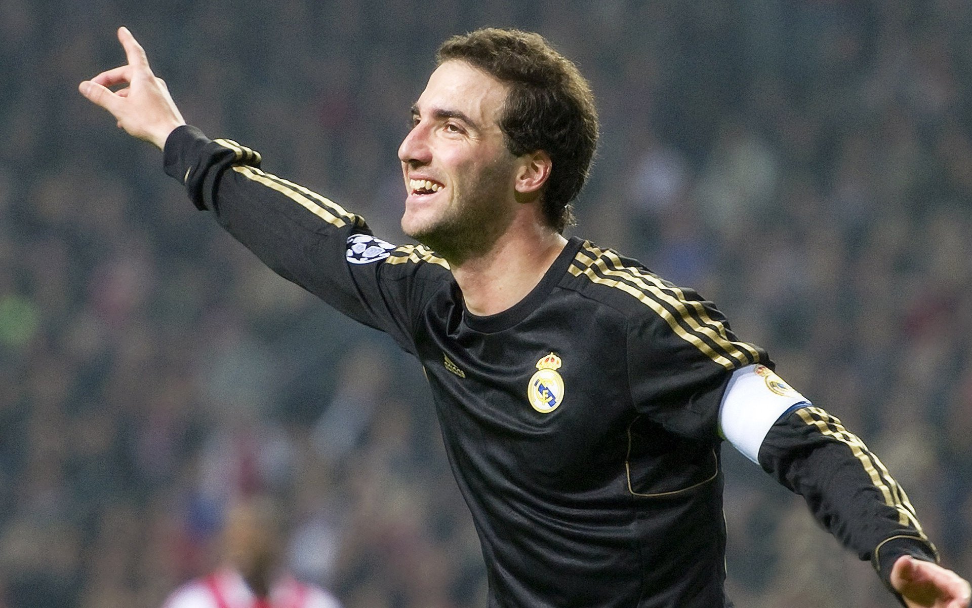 戈麦斯爆发,当几内亚的闪电劈开罗马的竞技场,淘汰赛的生存哲学