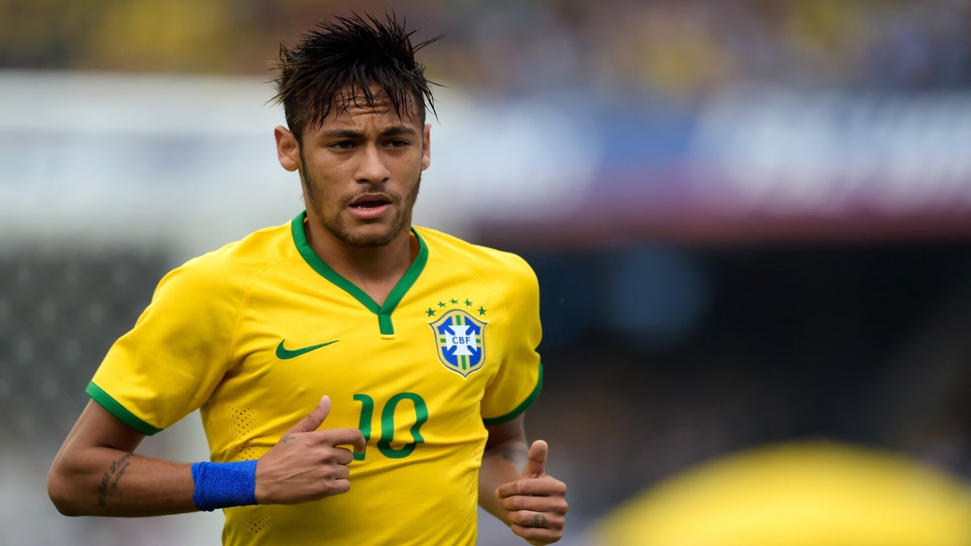 赛道与绿茵的交错，当F1年度争冠焦点战遇上摩纳哥终结莱比锡红牛