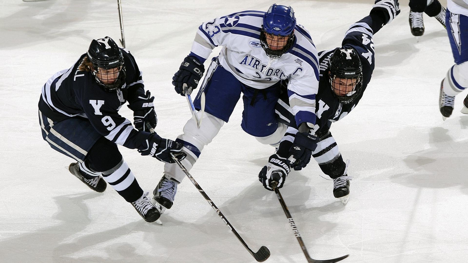 德甲争冠战启示录，鹈鹕战术压制马刺背后的现代足球攻防哲学